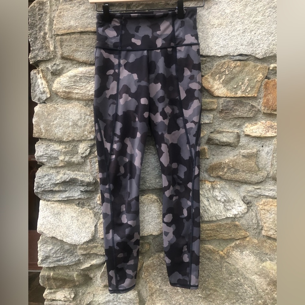 Athleta Lightning 7/8 Tight Camo XXS